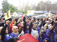 4 TEKEL işçisi hastanelik oldu