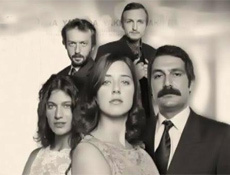 Dizi setinde hakaretler yağdırıyor