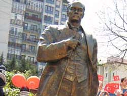 ABDye Atatürk heykeli dikiliyor