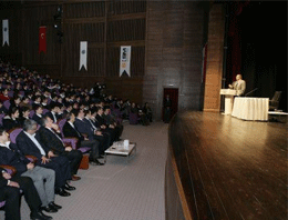 Ardan Zentürk'den gazetecilik dersleri