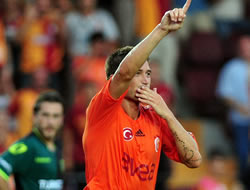 Kewell Tuncaya arkadaş gidiyor!..